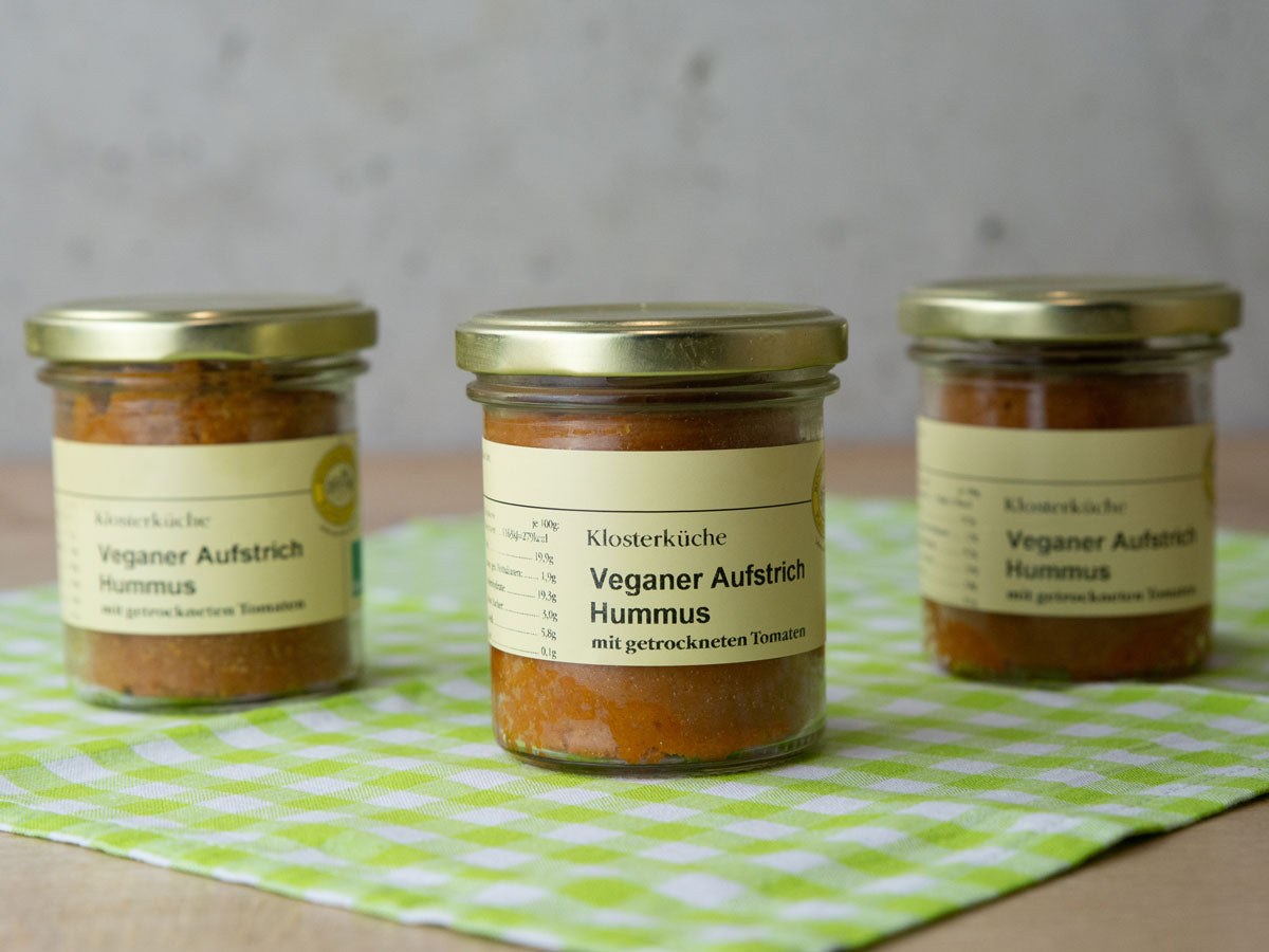 Veganer Aufstrich Hummus mit getrockneten Tomaten